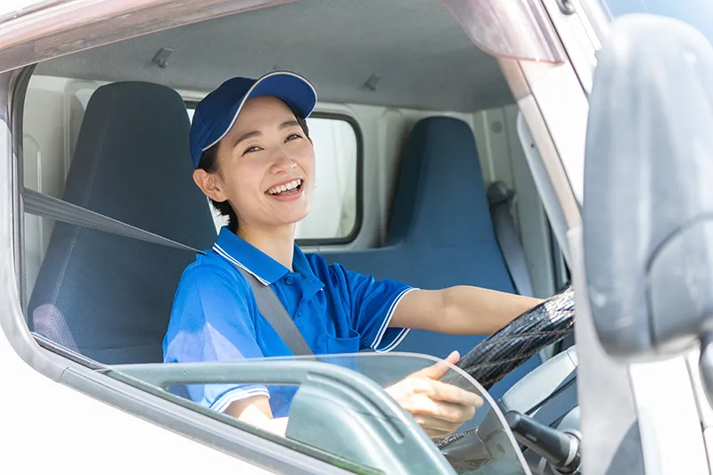 夜勤 コンビニルート配送 (2tトラックドライバー) 東京営業所